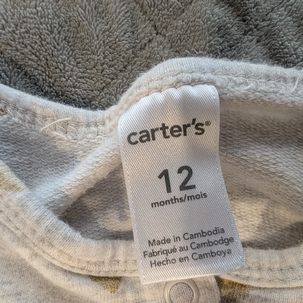 Carter's 12M Gray Baby Onesie with Gold Hearts
